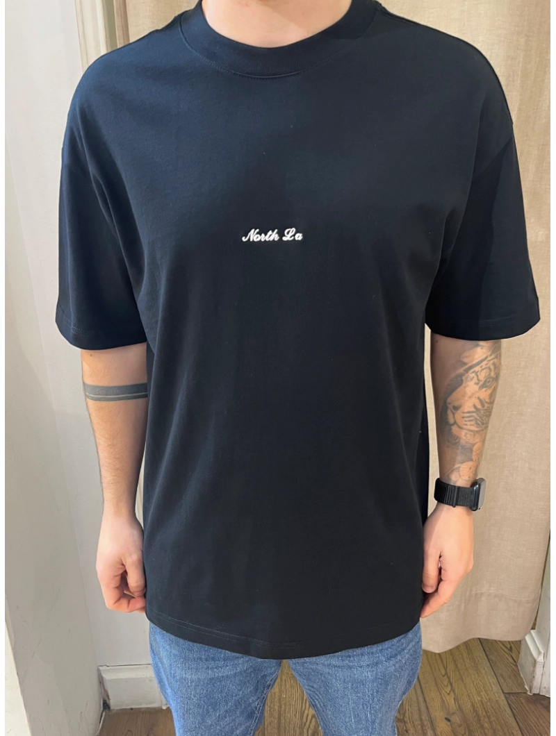 CAMISETA OVER NORTH LA NEGRA
