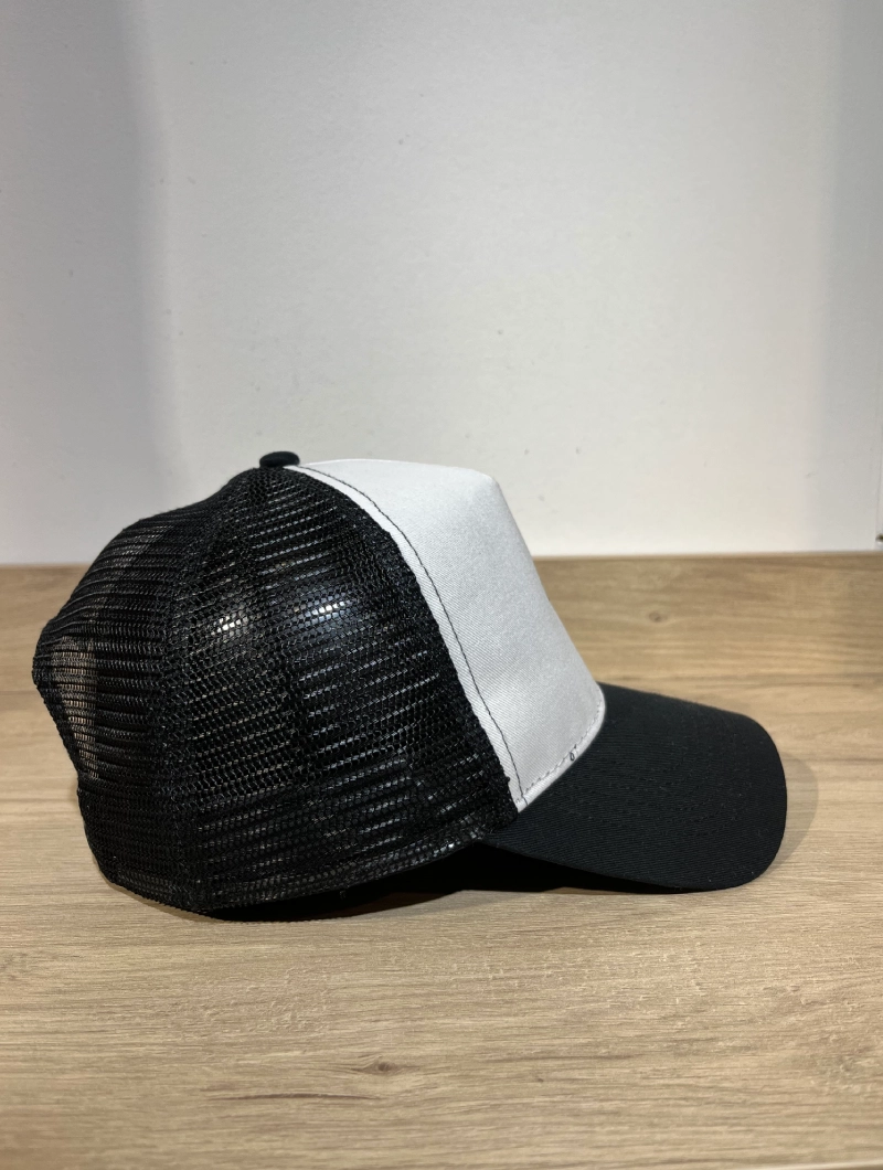Gorra Etichetta Negro y Blanca