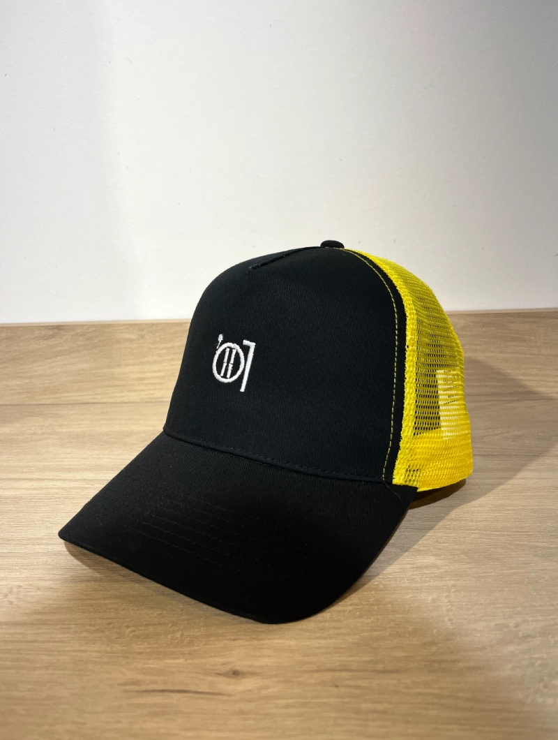 Gorra Etichetta Amarilla