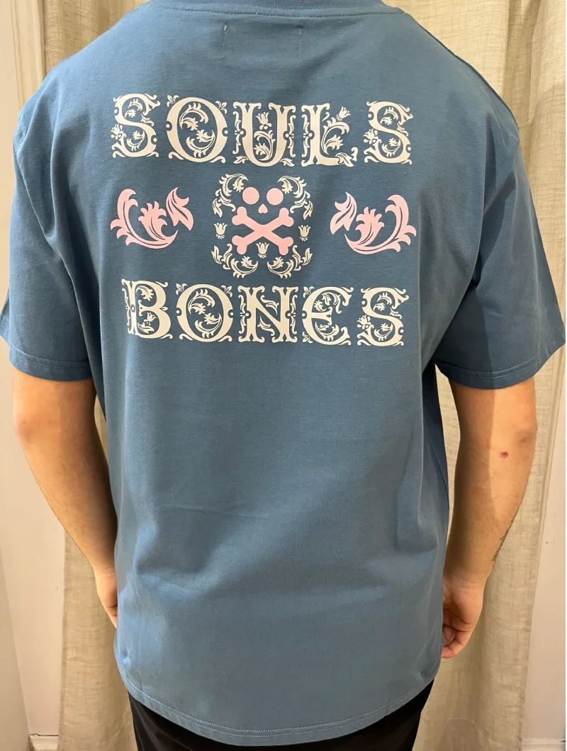 CAMISETA SOULS & BONES AZUL ESPALDA