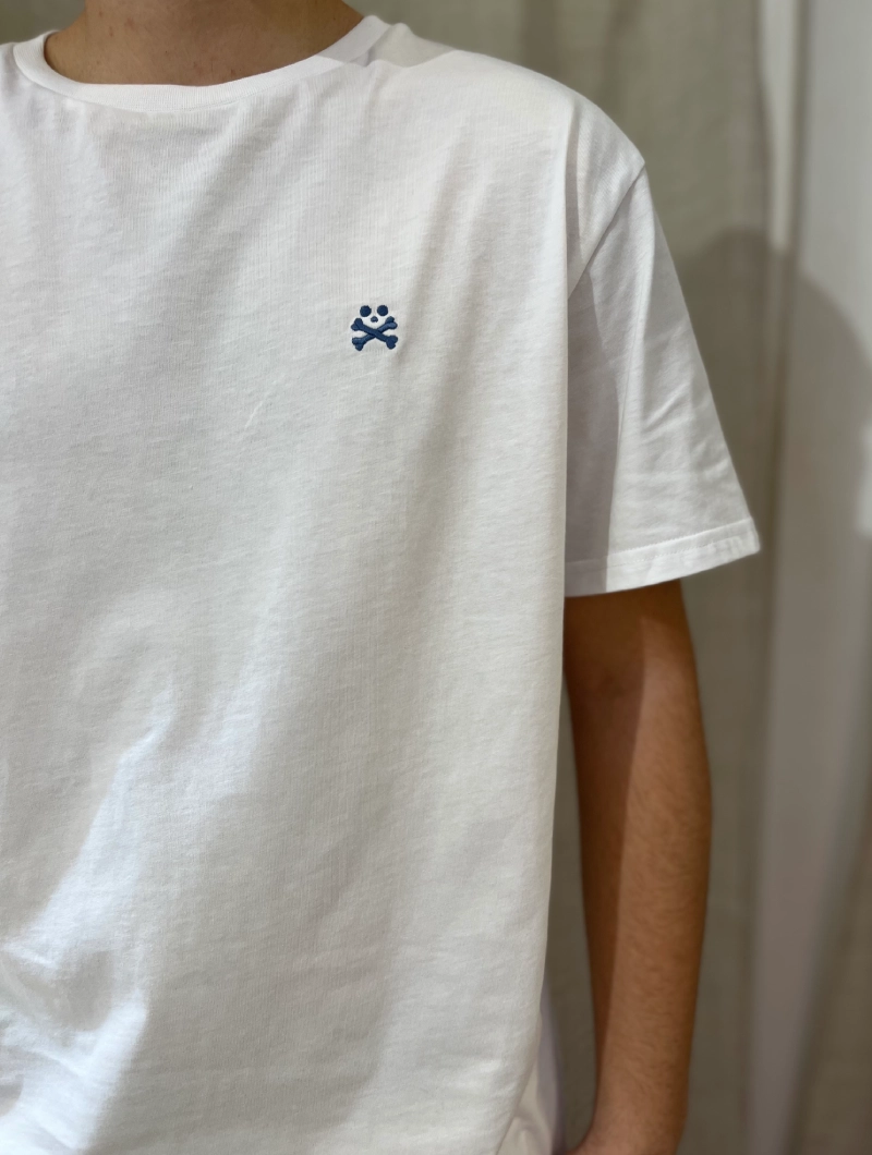 CAMISETA SOULS & BONES BLANCA ESPALDA