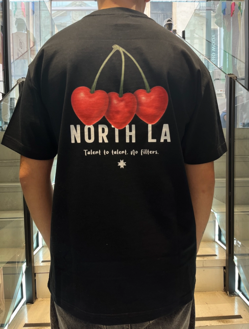 Camiseta NORTH CEREZAS OVER Negra