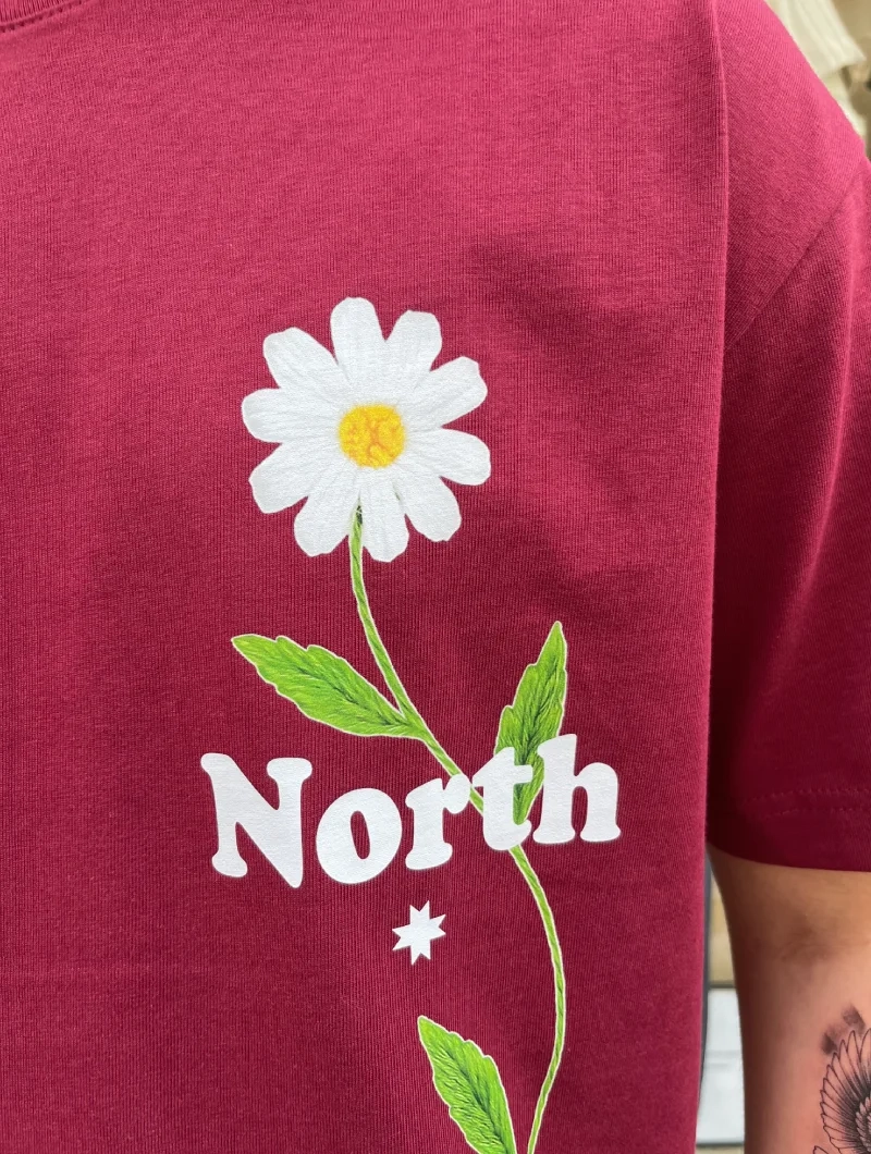Camiseta NORTH FLOR OVER Burdeos