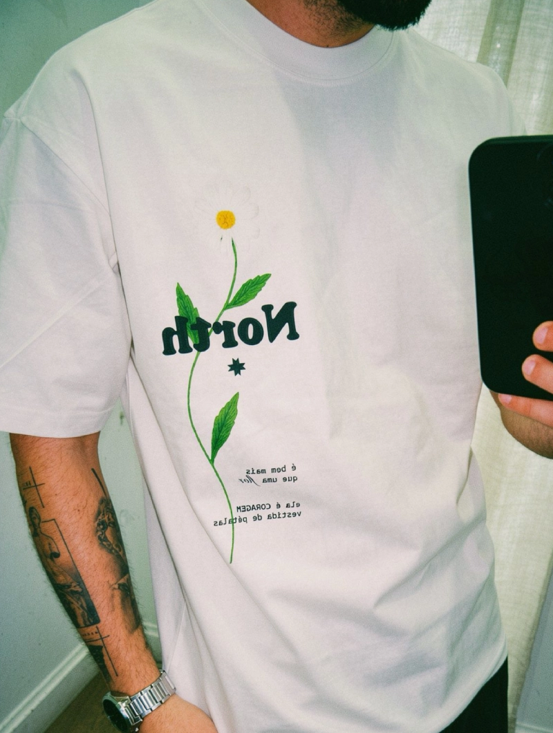 Camiseta NORTH FLOR OVER
