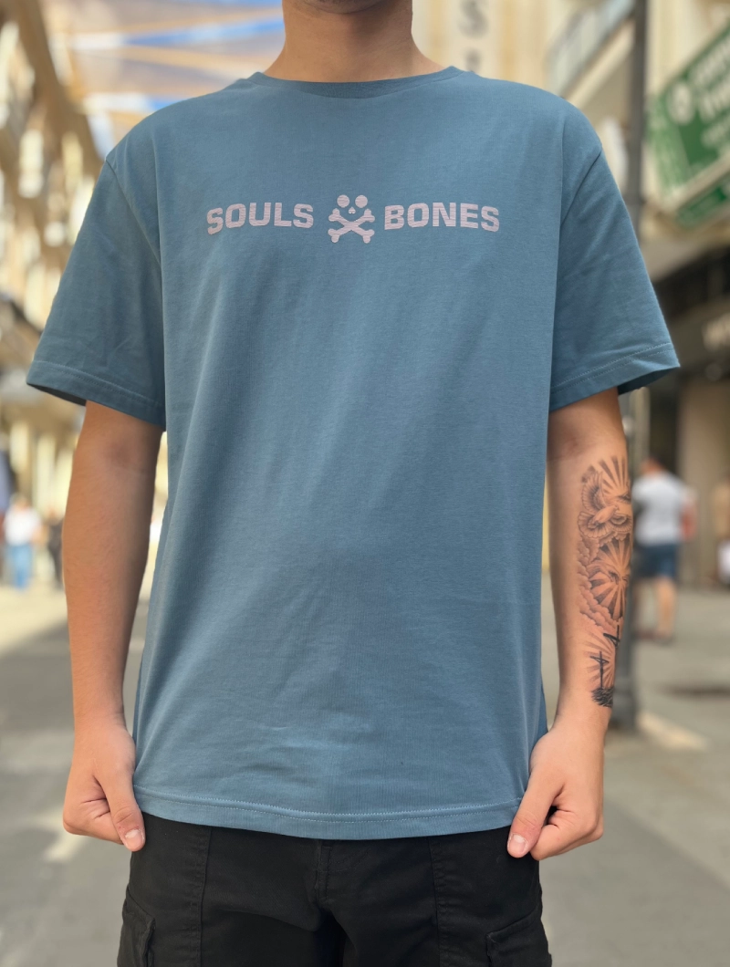 CAMISETA SOULS & BONES LETRAS AZUL MARINO