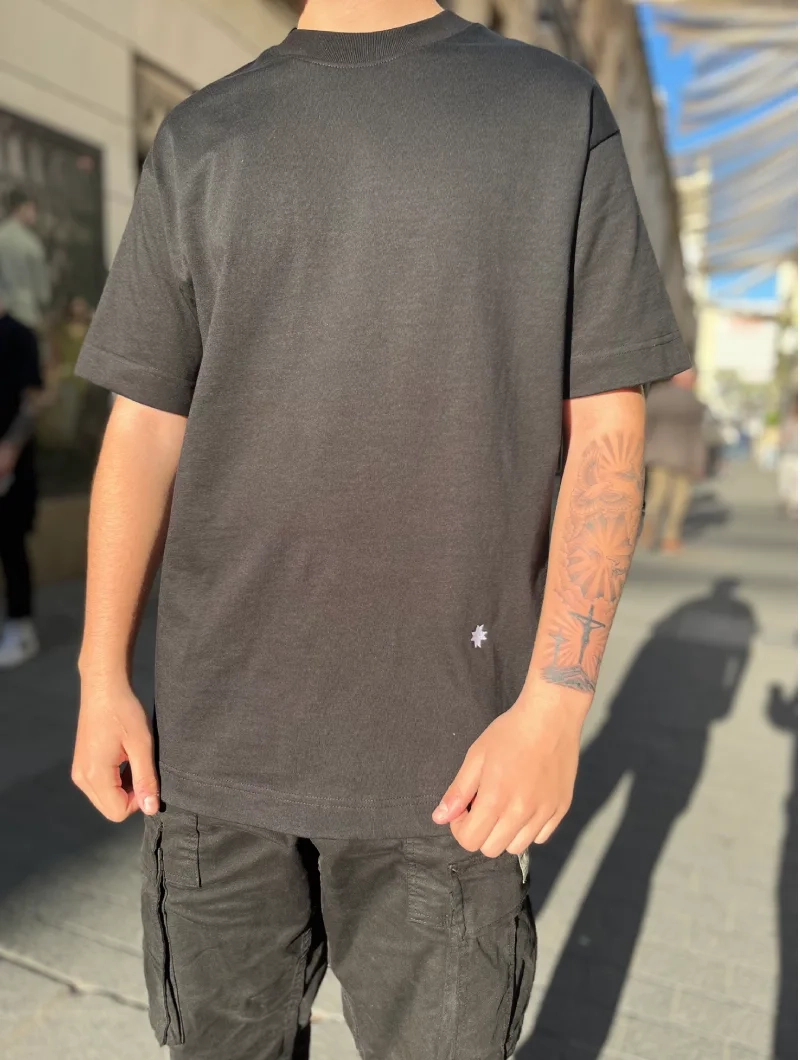 CAMISETA NORTH AMERICAN FIT LOGO ABAJO NEGRA
