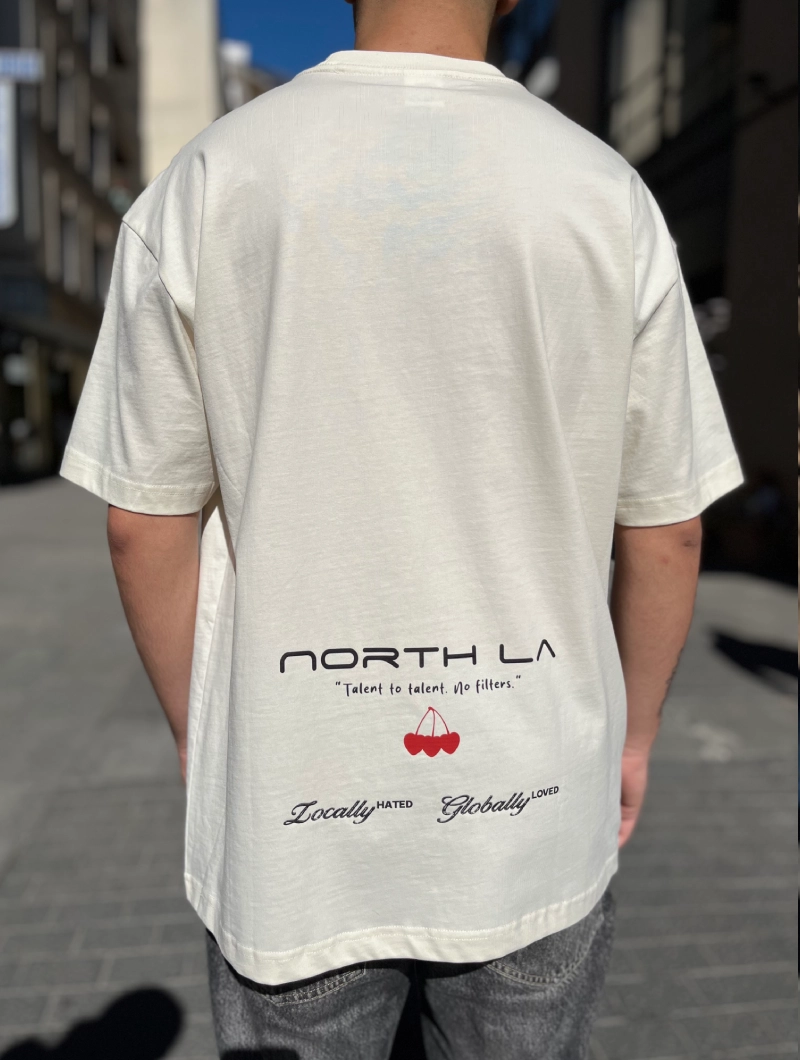Camiseta NORTH CEREZAS PEQUEÑAS OVER BEIGE