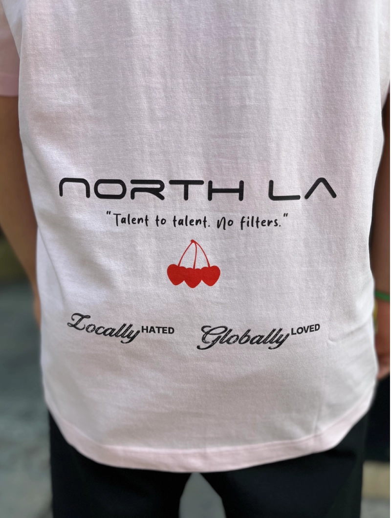 Camiseta NORTH CEREZAS PEQUEÑAS OVER Rosa