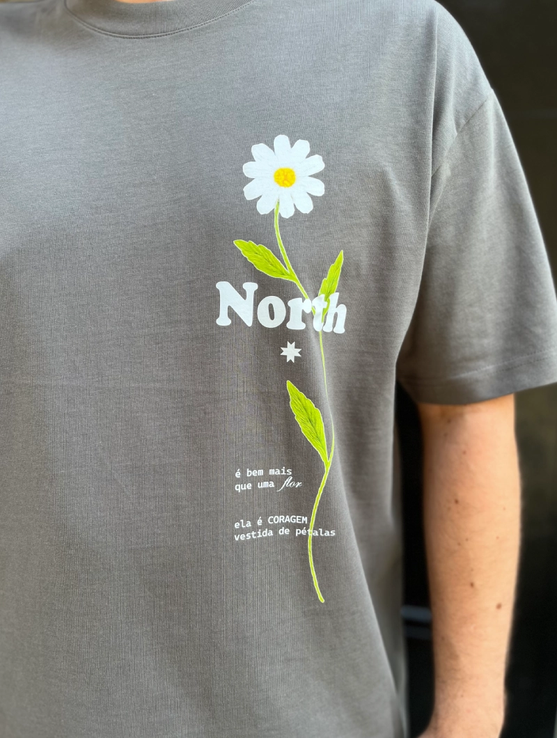 Camiseta NORTH FLOR OVER GRIS