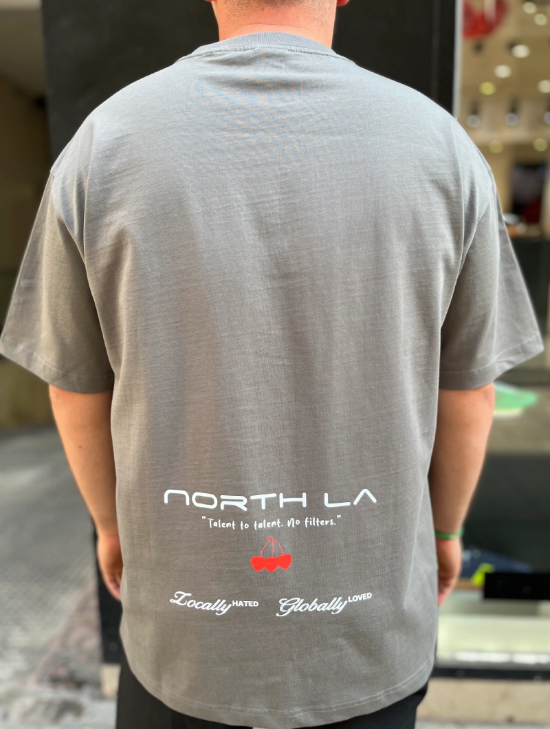 Camiseta NORTH CEREZAS PEQUEÑAS OVER Gris