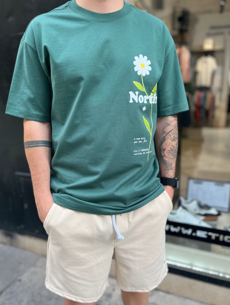 CONJUNTO NORTH FLOR Camiseta + Bermuda