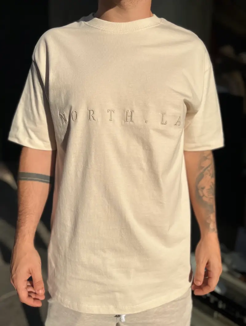 Camiseta NORTH OVER Beige