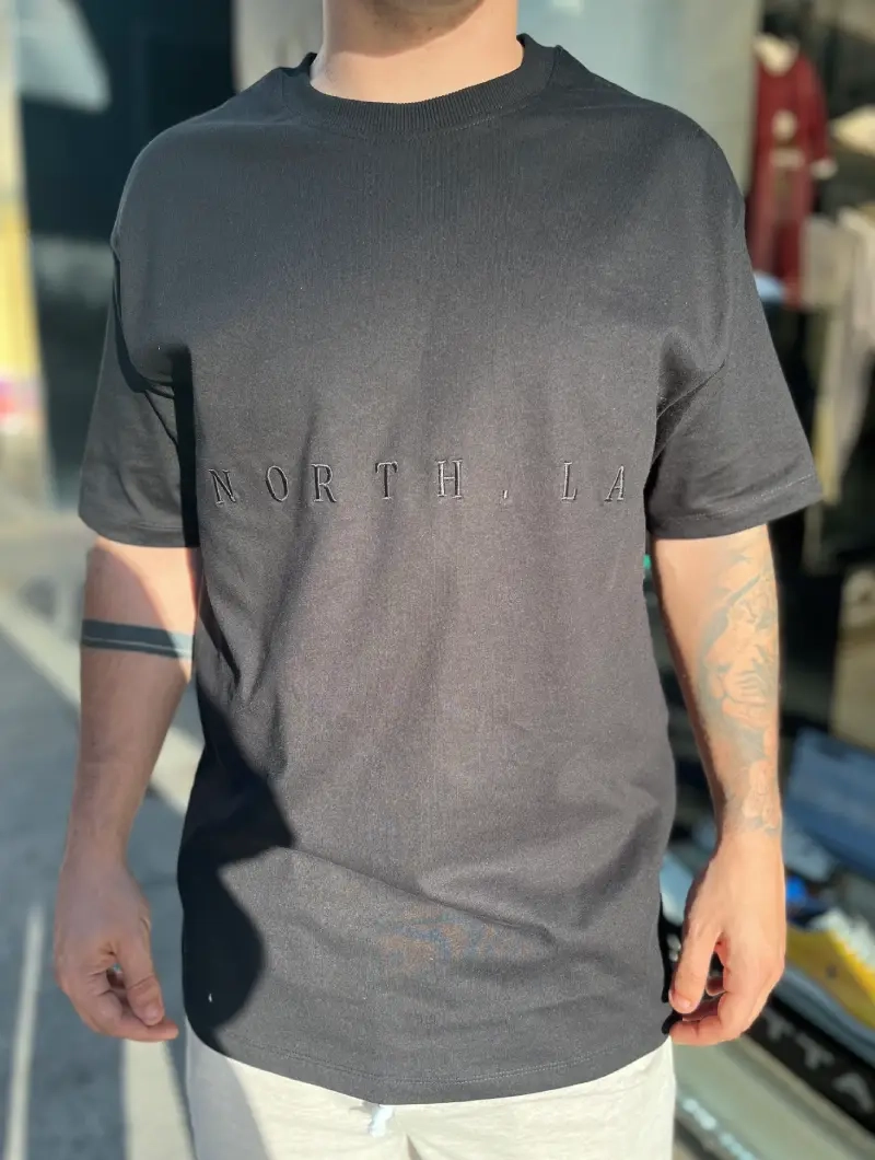 Camiseta NORTH OVER Negra