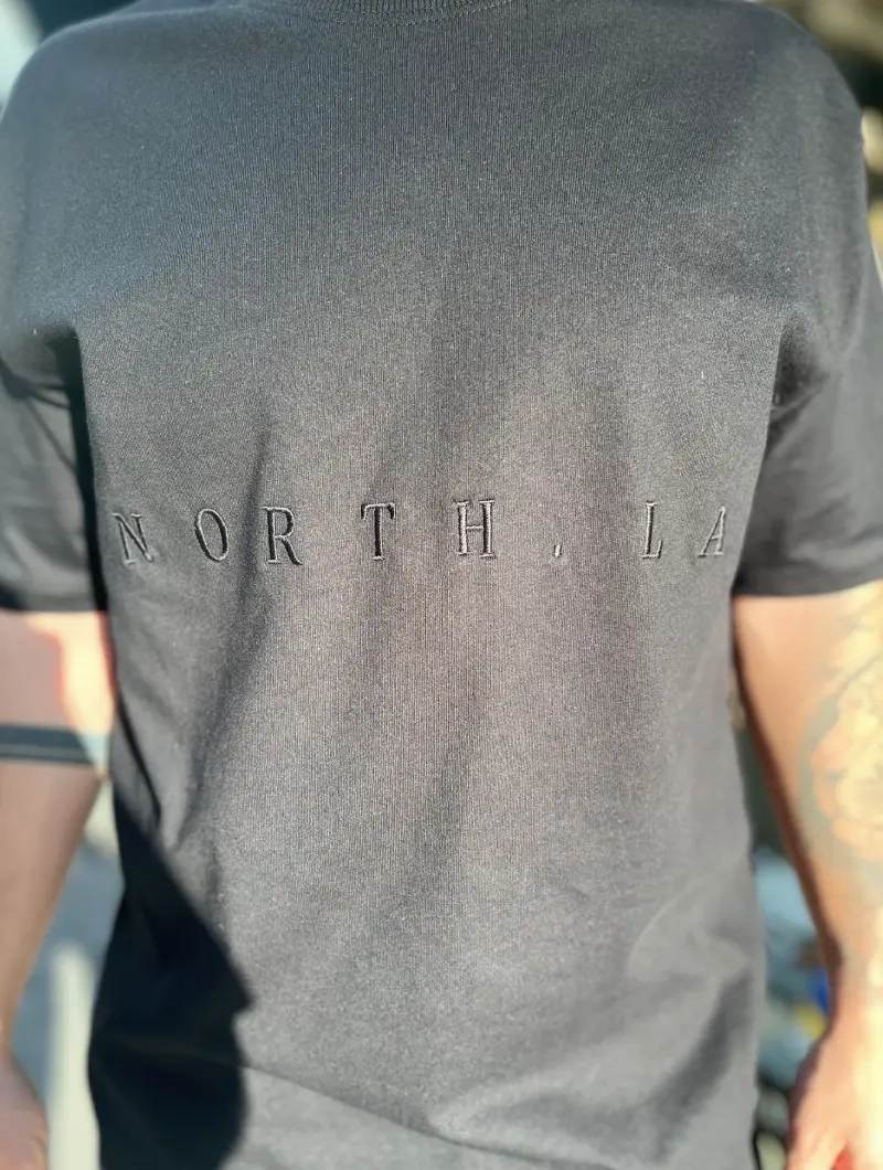 Camiseta NORTH OVER Negra